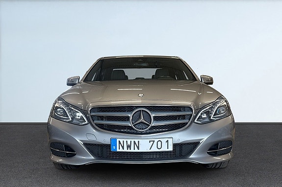 Mercedes-Benz E250 8 of 23