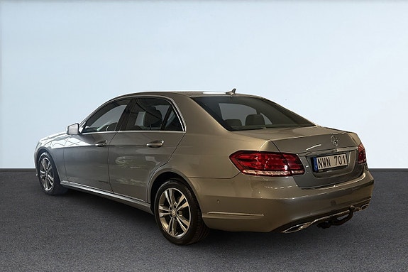 Mercedes-Benz E250 3 of 5
