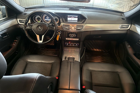 Mercedes-Benz E250 16 of 23