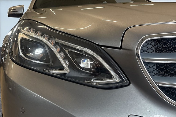 Mercedes-Benz E250 10 of 23