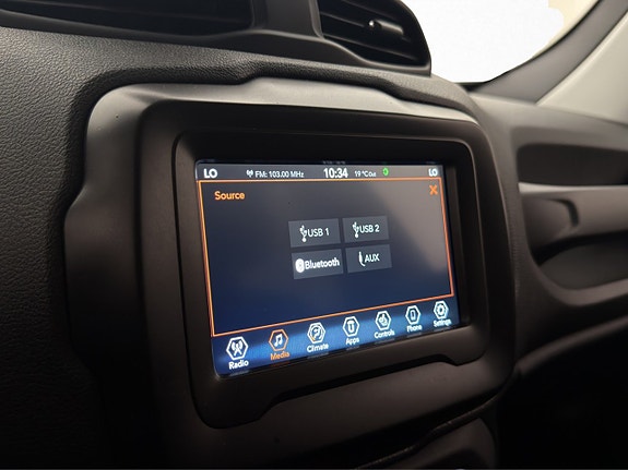Jeep Renegade 18 of 30
