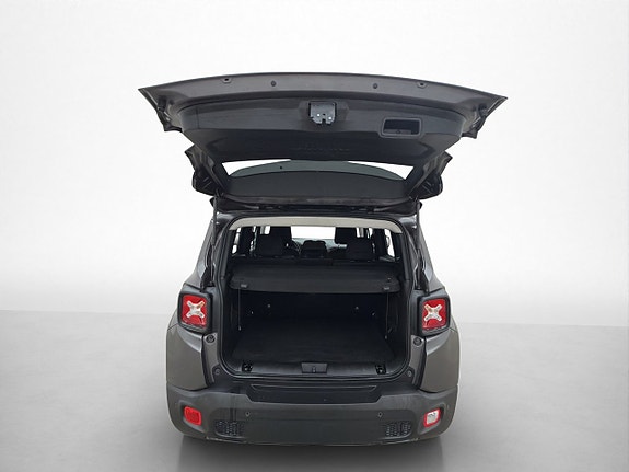 Jeep Renegade 27 of 30