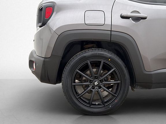Jeep Renegade 29 of 30