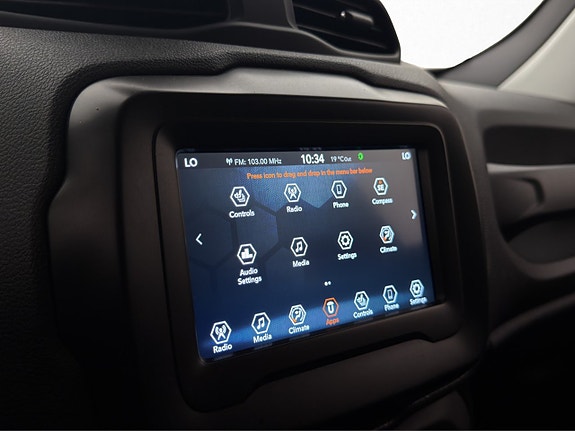 Jeep Renegade 20 of 30