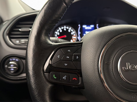 Jeep Renegade 13 of 30