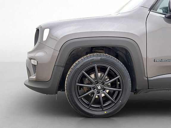 Jeep Renegade 28 of 30