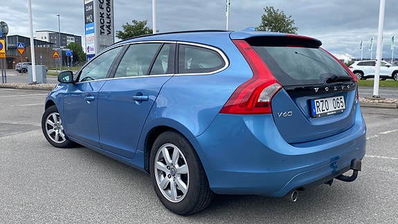 Volvo V60 3 of 5