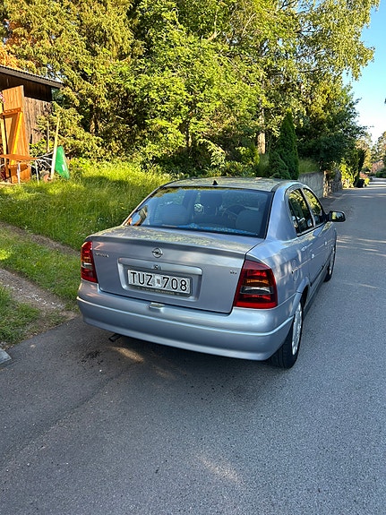 Opel Astra 4 of 5