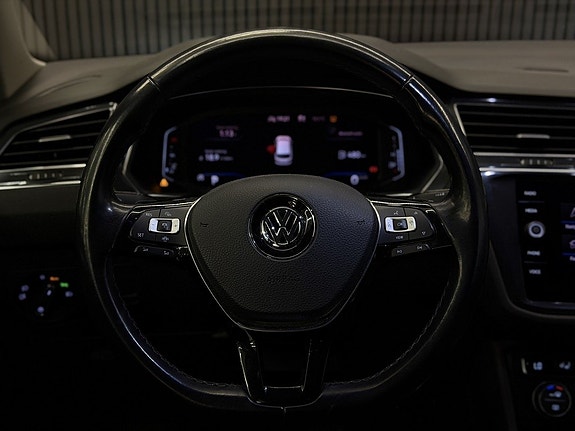 Volkswagen Tiguan Allspace 19 of 27