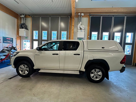 Toyota HiLux 3 of 25