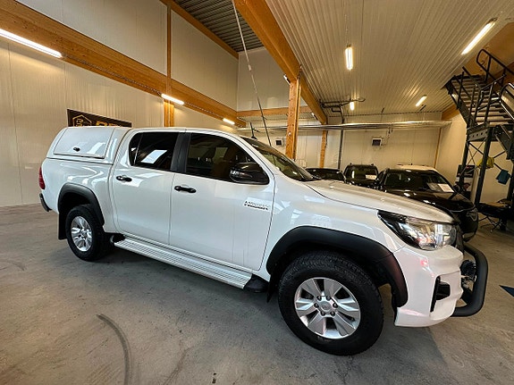 Toyota HiLux 7 of 25
