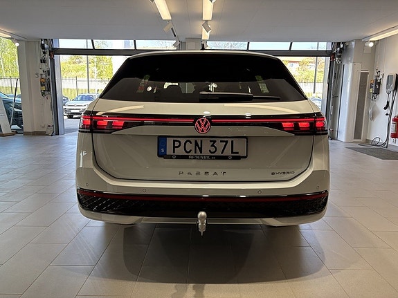 Volkswagen Passat 5 of 5