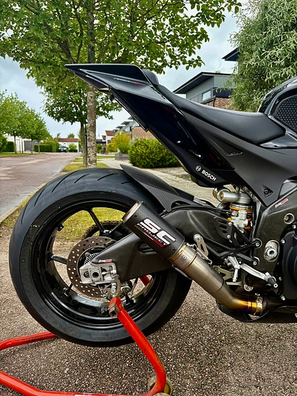 Aprilia RSV4 1000 RR 2018 6 of 23