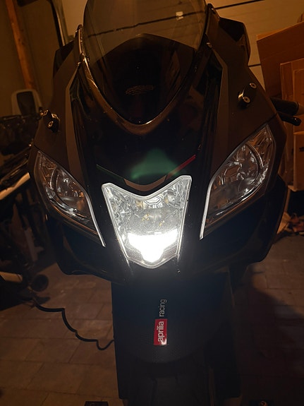 Aprilia RSV4 1000 RR 2018 12 of 23