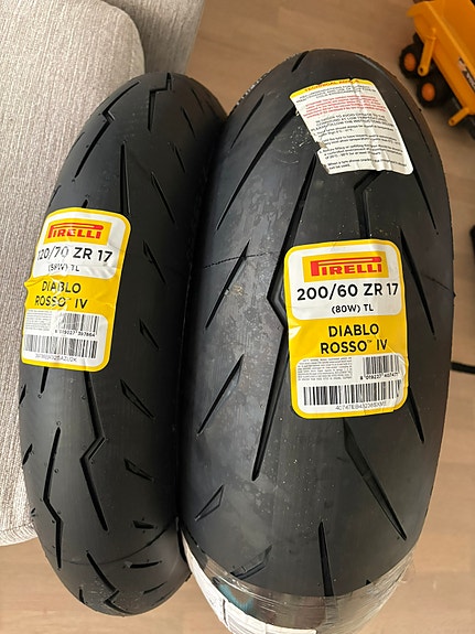 Aprilia RSV4 1000 RR 2018 20 of 23