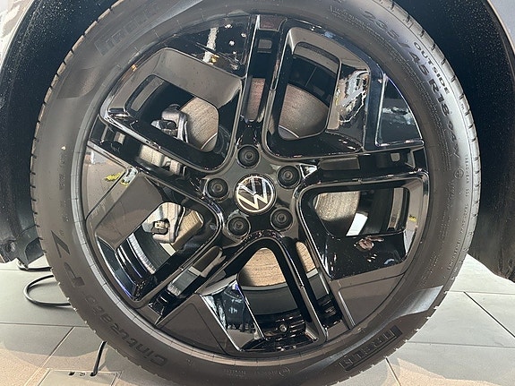 Volkswagen Passat 6 of 15