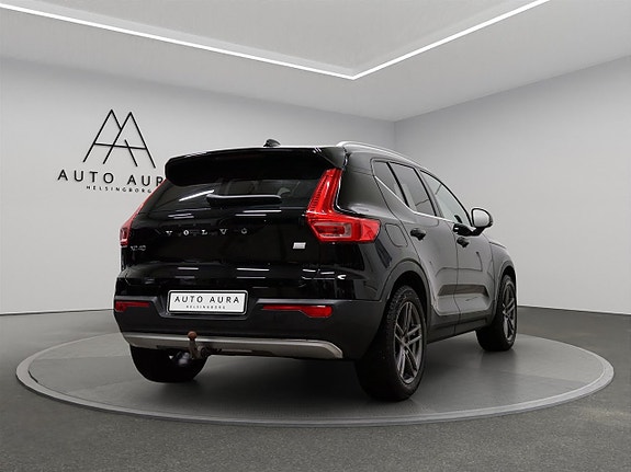 Volvo XC40 4 of 22