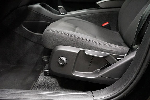 Volvo XC40 12 of 22