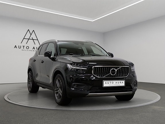 Volvo XC40 3 of 22