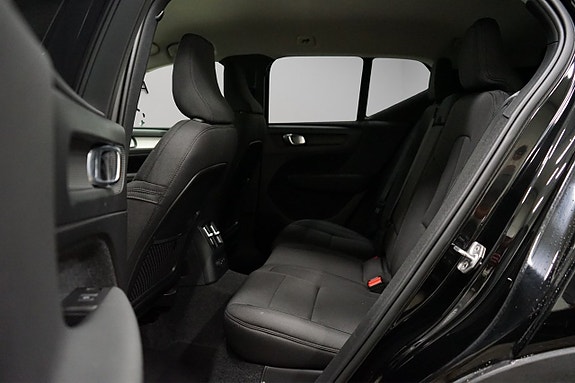 Volvo XC40 8 of 22