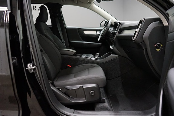 Volvo XC40 18 of 22