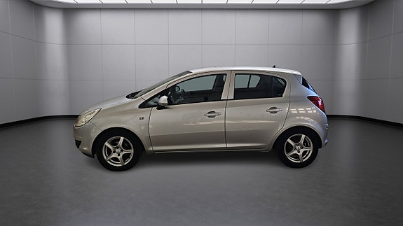 Opel Corsa 2 of 5