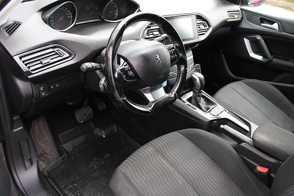 Peugeot 308 SW 6 of 11