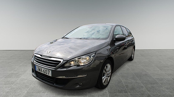 Peugeot 308 SW 2 of 11