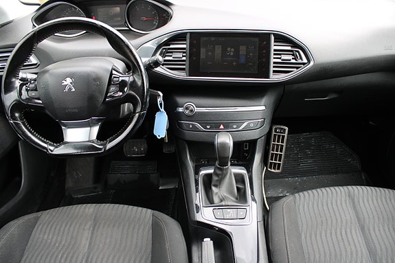 Peugeot 308 SW 8 of 11