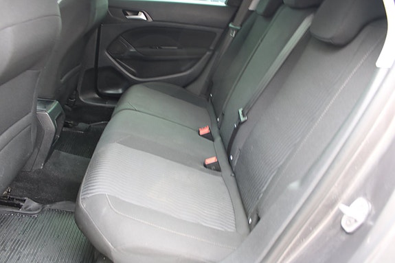 Peugeot 308 SW 10 of 11