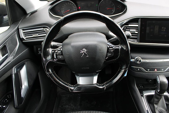Peugeot 308 SW 7 of 11