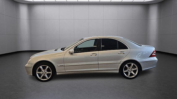 Mercedes-Benz C180 3 of 5