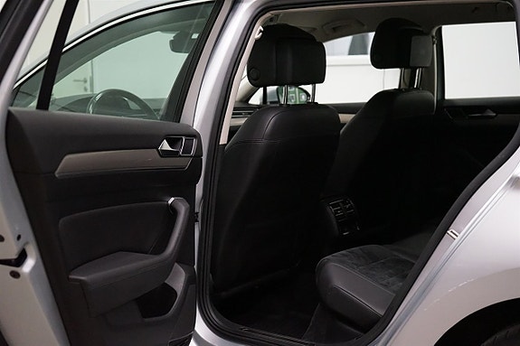 Volkswagen Passat 8 of 22