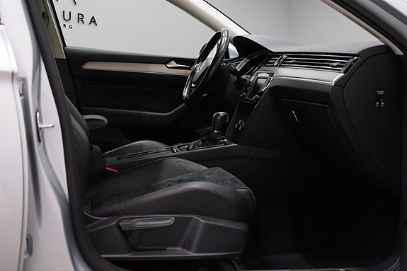 Volkswagen Passat 19 of 22