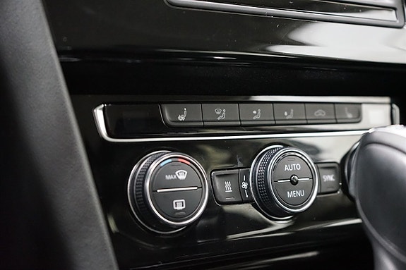 Volkswagen Passat 15 of 22