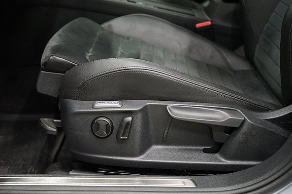 Volkswagen Passat 10 of 22