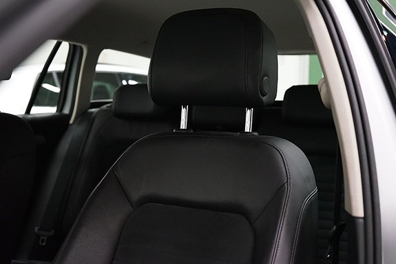 Volkswagen Passat 11 of 22