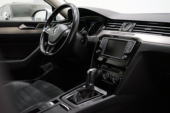 Volkswagen Passat 21 of 22
