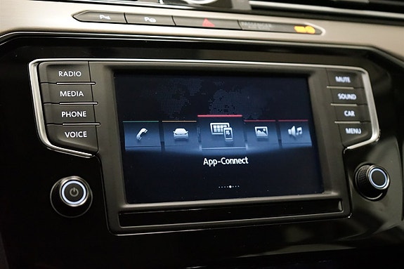 Volkswagen Passat 18 of 22