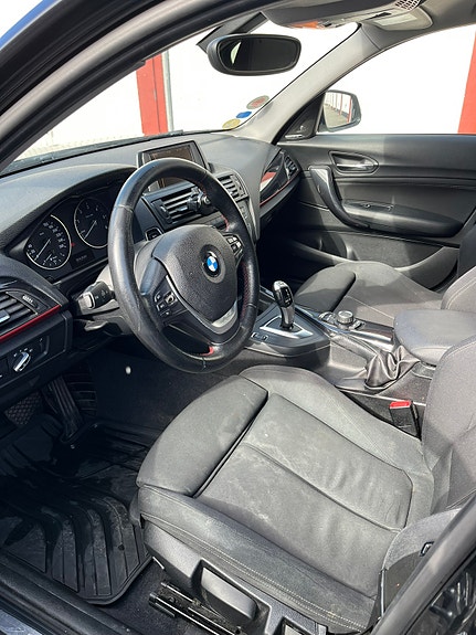 BMW 118d 3 of 4