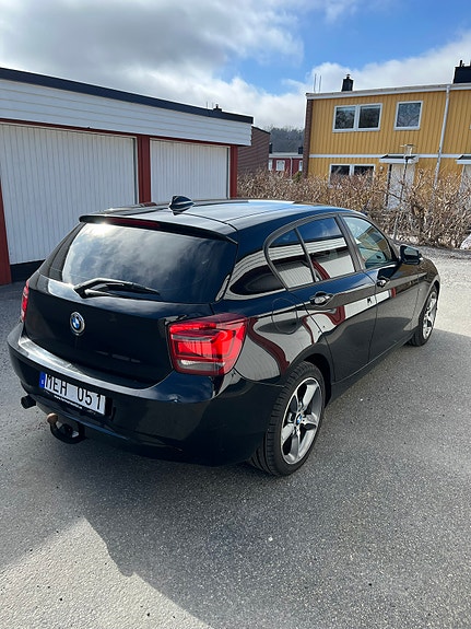 BMW 118d 2 of 4