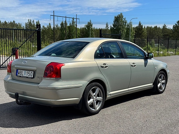 Toyota Avensis 6 of 15