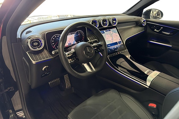 Mercedes-Benz GLC300 de 8 of 12
