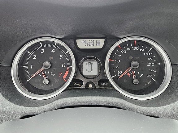 Renault Megane 15 of 15