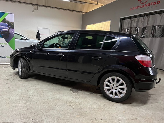 Opel Astra 3 of 5