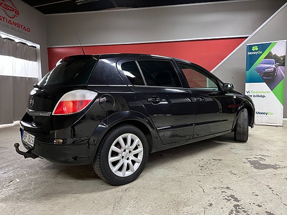 Opel Astra 4 of 5