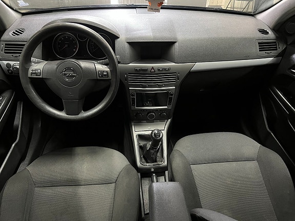 Opel Astra 7 of 8