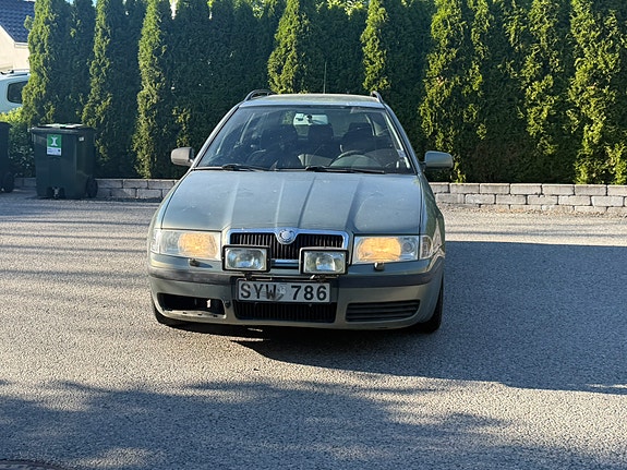 Skoda Octavia 3 of 5