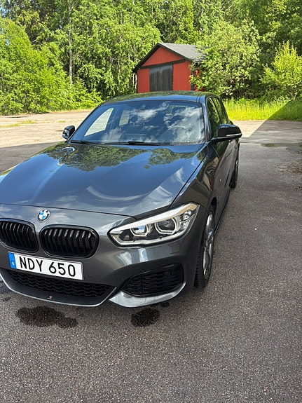BMW M135i 3 of 5