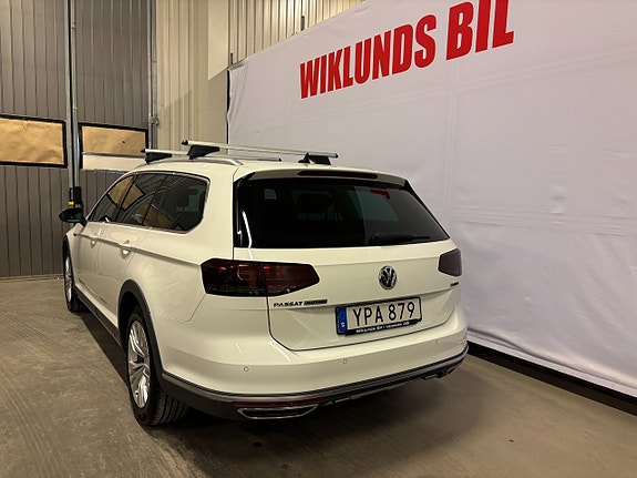 Volkswagen Passat Alltrack 3 of 5